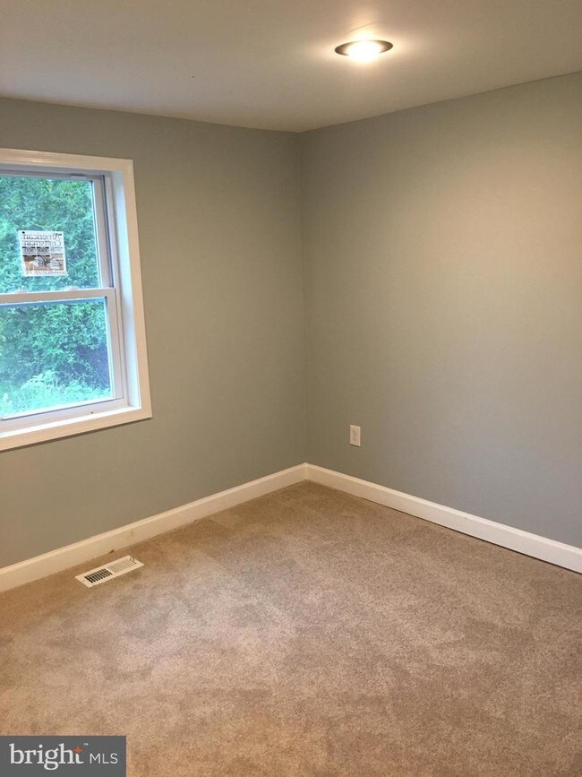 Foto del edificio - 450 Raven Rd