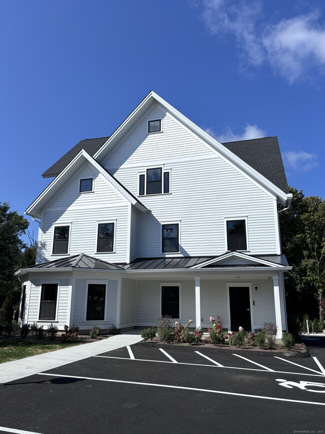 Building Photo - 5 N Salem Rd