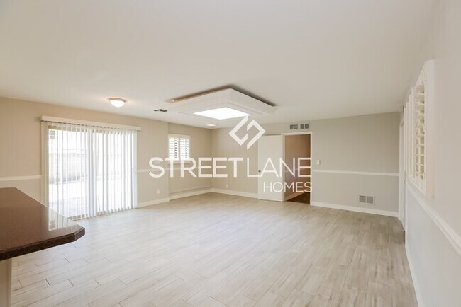 Foto del edificio - Spacious 4 bedroom home with a POOL in Pho...