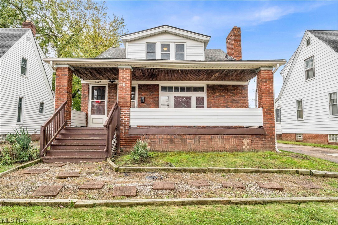 7605 Deerfield Dr Unit 2/UP, Parma, OH 44129 Room for Rent in Parma