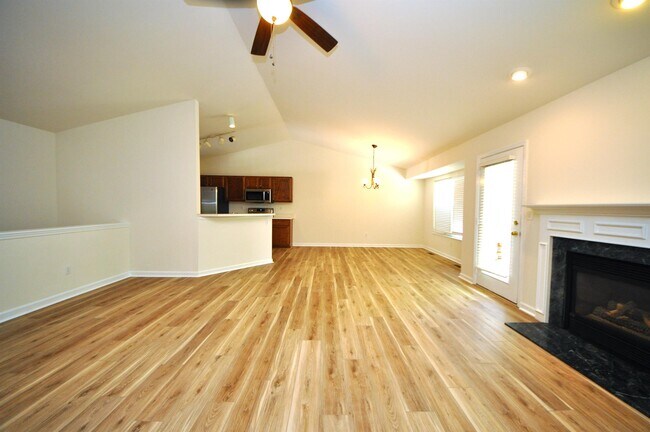 Foto del edificio - 59 Monterey Cypress Dr