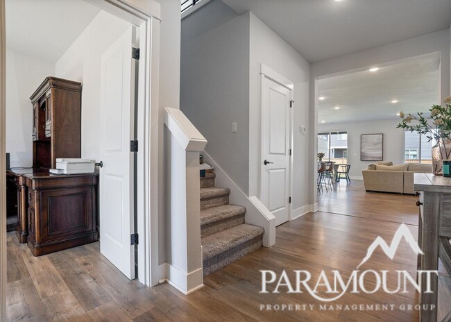 Building Photo - Spacious 4 Bedroom 3 Bath!