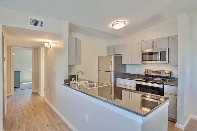 Building Photo - Magnolia Cove Apartments and Marina