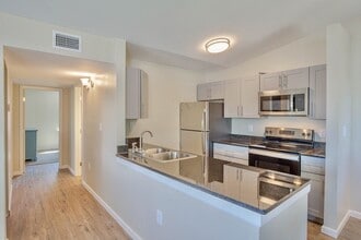 Building Photo - Magnolia Cove Apartments and Marina