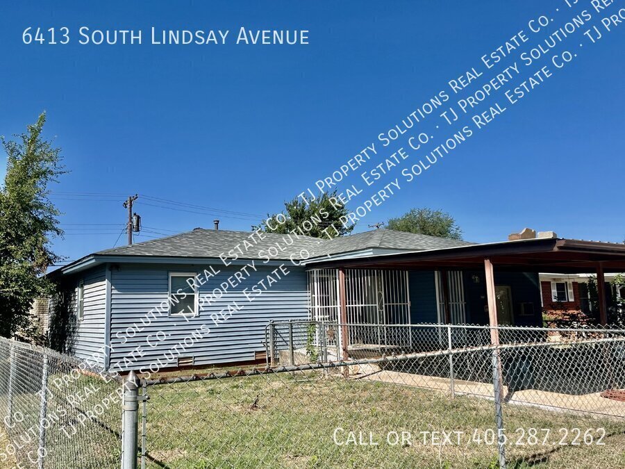 Foto principal - Three bedroom home in South OKC.