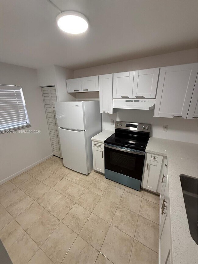 Foto del edificio - 860 NE 207th Terrace