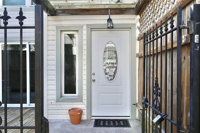 Foto del edificio - 7918 Prestwood Dr