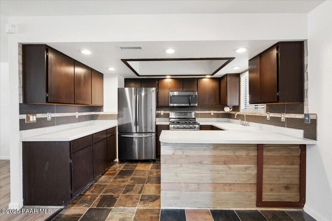 Building Photo - 3795 N Navajo Dr