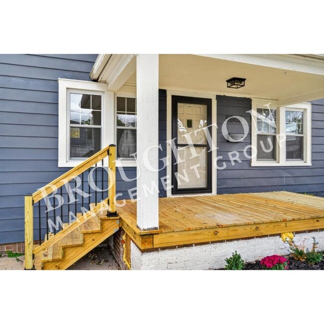 Building Photo - 5848 Acoma Dr