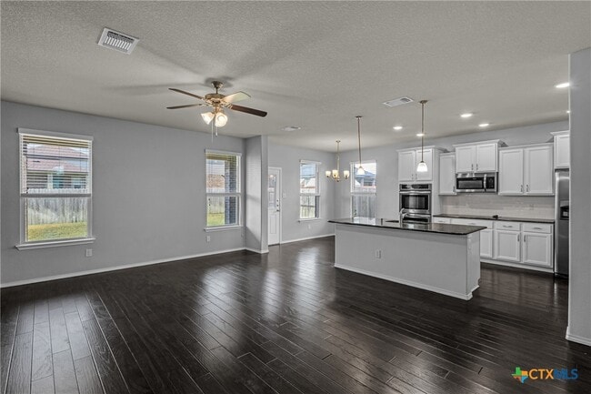 Building Photo - 1310 Stonewall Ridge