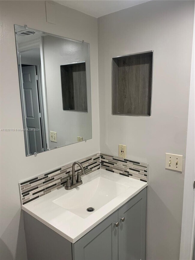 Foto del edificio - 28160 Pine Haven Way