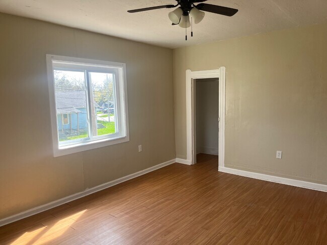 Foto del edificio - 328 W 17th St