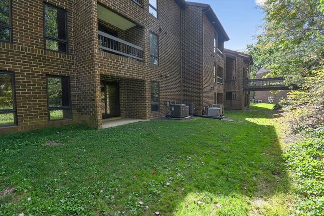 Building Photo - 23252 Chestnut Oak Ct