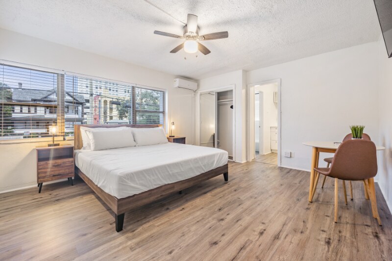 Foto principal - 425 2nd St N