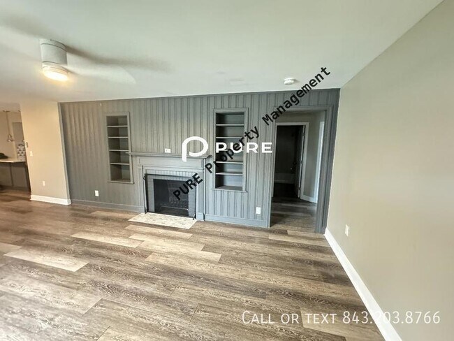 Building Photo - 4 bed, HUGE YARD!