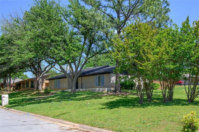Foto del edificio - 724 Briarwood Dr