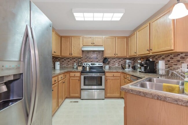 Building Photo - 303 Harbor Trce