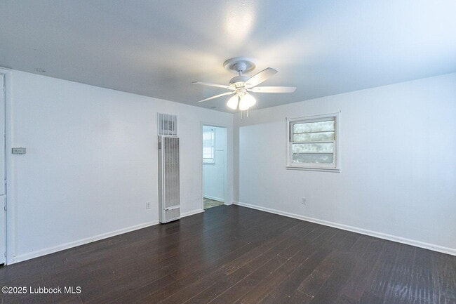 Building Photo - 815 52nd St