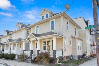 Building Photo - 34 S Royal St