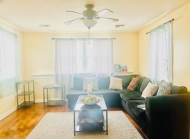 Foto del edificio - 23 Winslow Ave