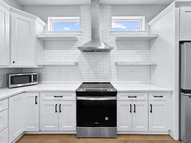 Foto del edificio - Stunning Townhome in the Heart of Tampa with Rooftop Terrace - 3beds|3.5bath