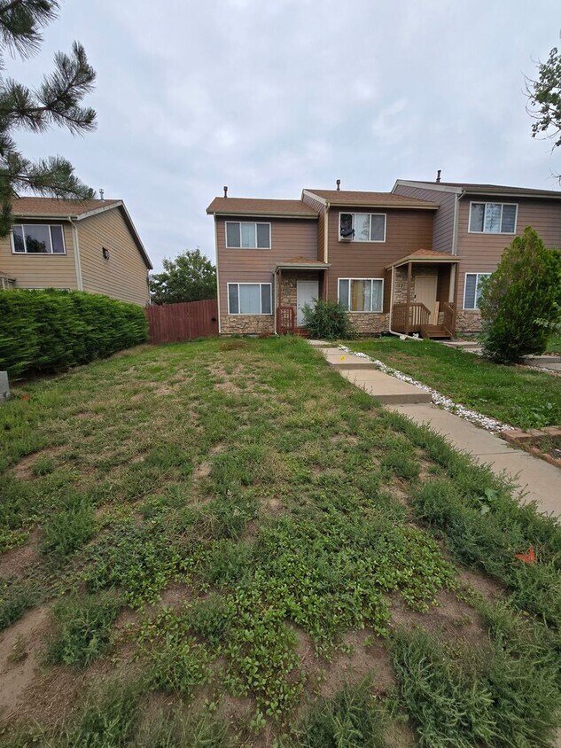 Unique 3 Bedroom Townhouse - Unique 3 Bedroom Townhouse