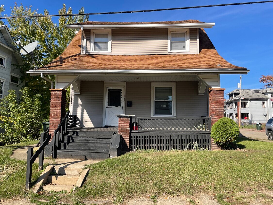 Primary Photo - 1401 8th St NW