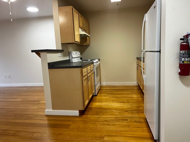 Foto del edificio - 30 S Village Green