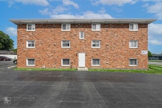 Building Photo - 6315 Joliet Rd