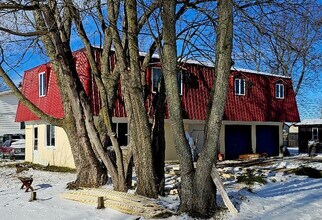 Building Photo - 19 Lloyd Dr