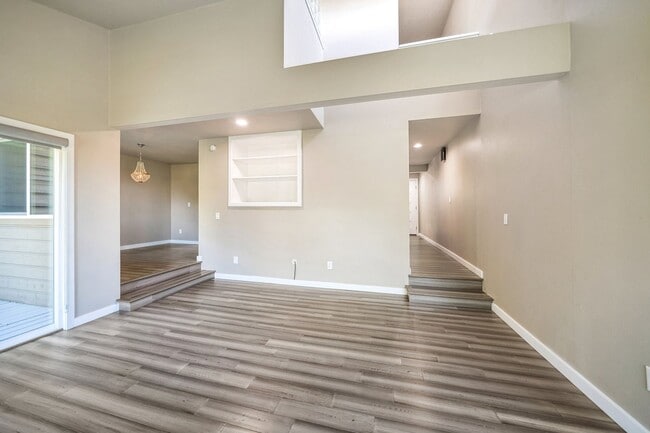 Building Photo - 4312 Botticelli St