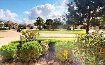 Building Photo - 28511 Pleasant Forest Dr