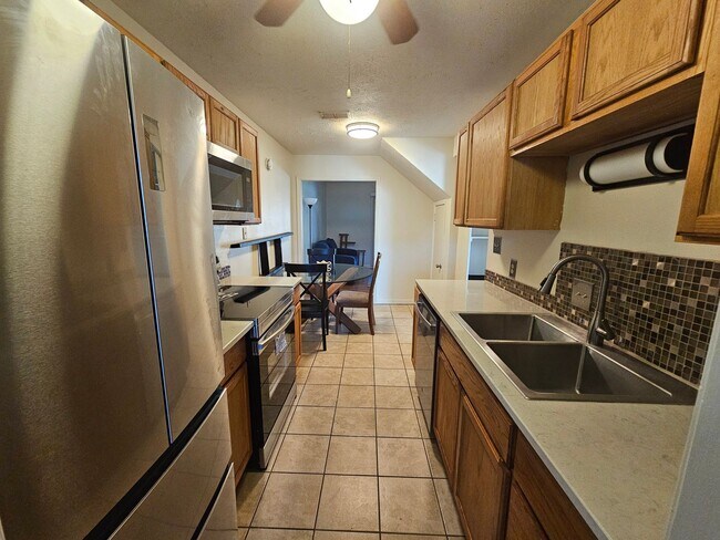 Building Photo - Courtyard II