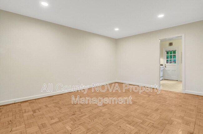 Foto del edificio - 1020 S Barton St