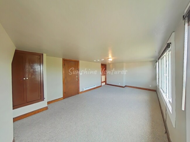 8 Living Room - The Highland at 936