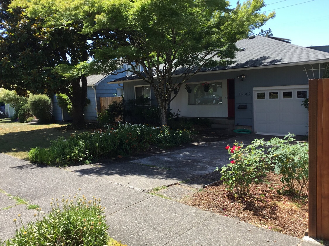 Great 3 Bedroom, 1.5 Bathroom Home in SE Eugene - Great 3 Bedroom, 1.5 Bathroom Home in SE Eugene