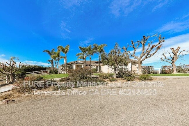 Building Photo - 41723 Avenida Ortega