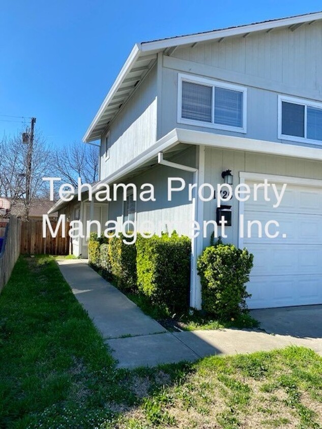 Foto principal - Red Bluff 2 Story Duplex