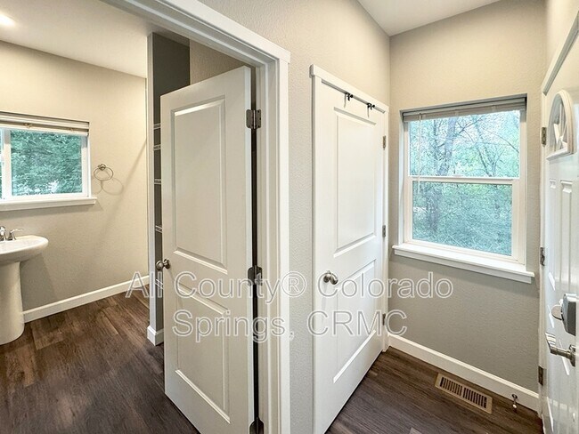 Foto del edificio - 614 E Boulder St