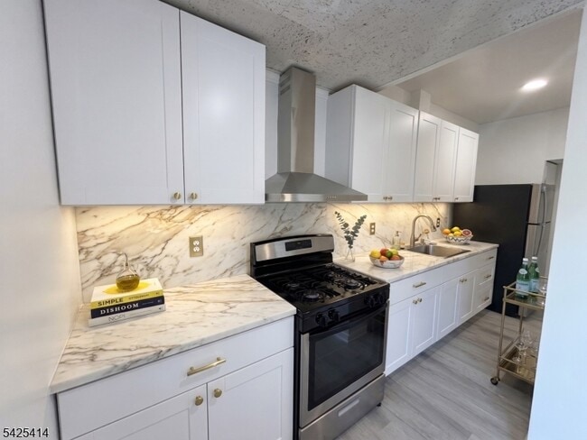 Foto del edificio - 73 Newark Ave