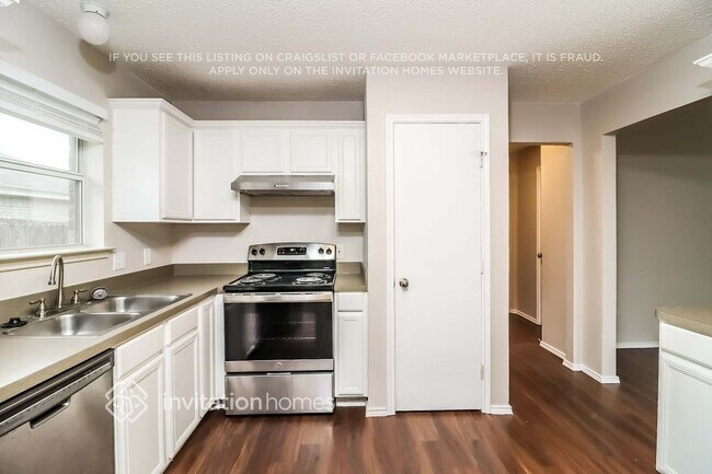 Foto del edificio - 944 Carlin Ln