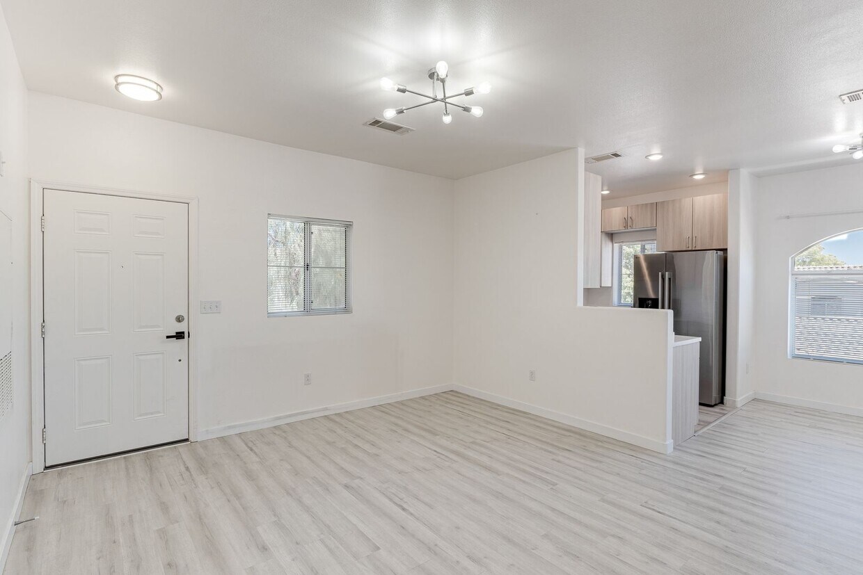 Primary Photo - $500 OFF FIRST MONTHS RENT MOVE IN SPECIAL!!