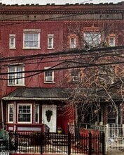 Building Photo - 122 3rd Ave