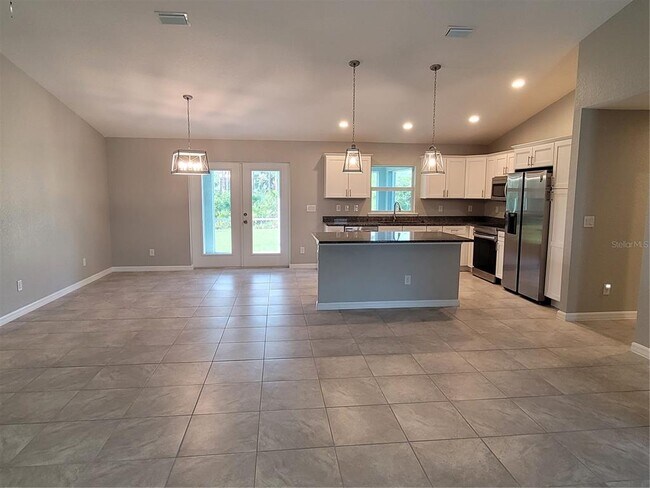 Foto del edificio - 13481 Drysdale Ave