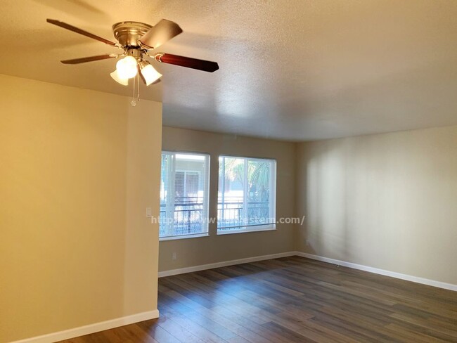 Building Photo - 1211 Garbo Way