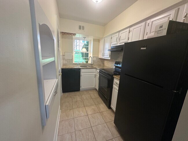 Kitchen - 822 South Ave