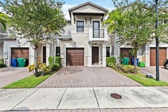 Building Photo - 5850 NW 104th Path