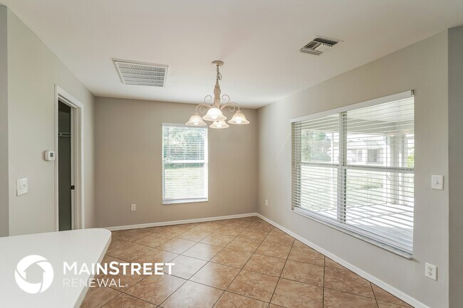 Building Photo - 3620 NE 9th Ave