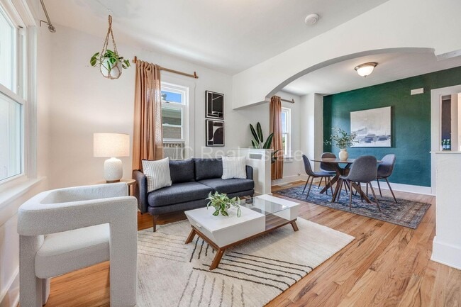 Foto del edificio - 4907 Grove St