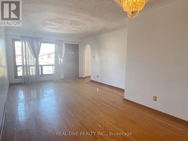 Building Photo - 3217 Lednier Terrace